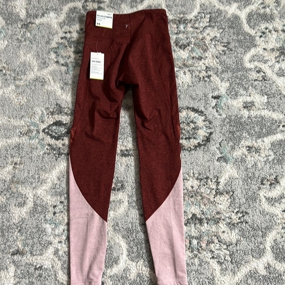 Old Navy Active Elevate Go Dry Leggings - Picture 4 of 7